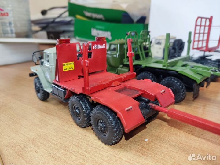 Модели 1/43 Урал лесовоз