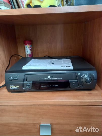 Видеомагнитофон LG