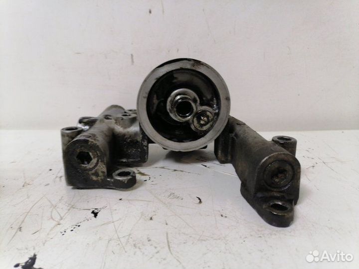 Кронштейн масляного фильтра Nissan Urvan E24 TD23