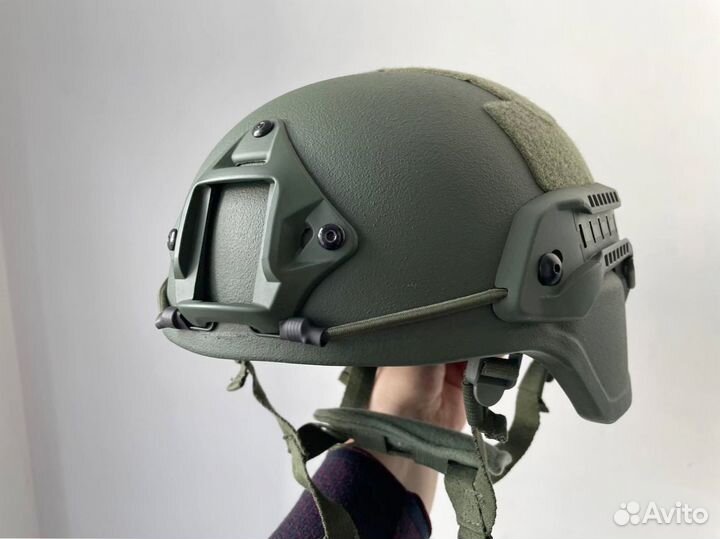 Шлем с ушами