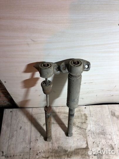 Амортизатор подвески задний Chevrolet Cruze 1.6