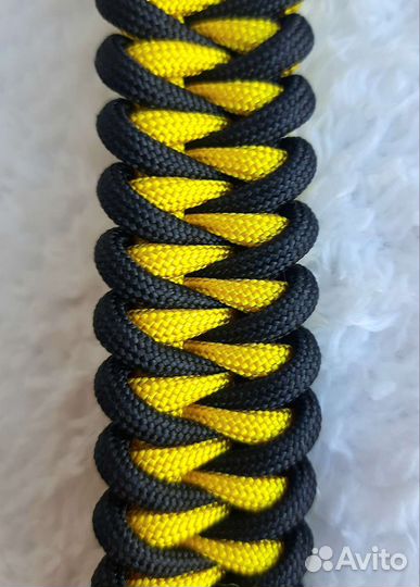 Ошейник из паракорда