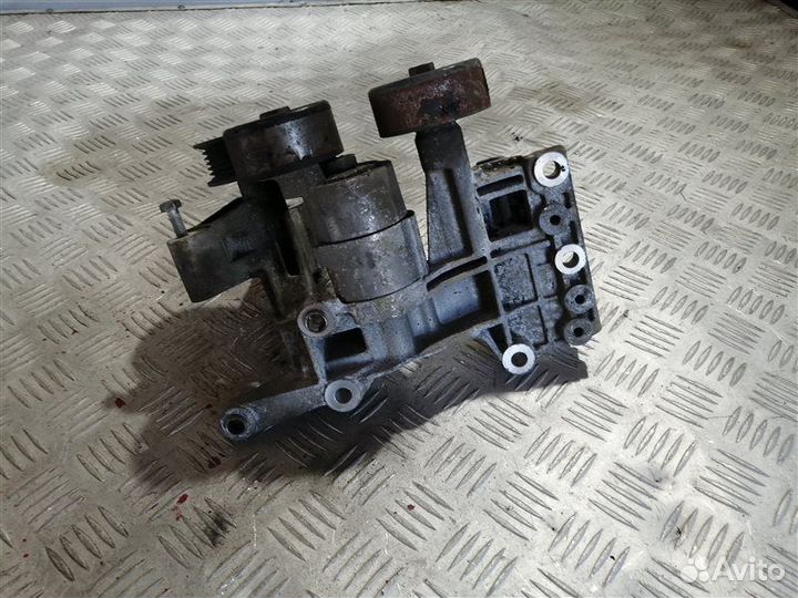 Ролик натяжителя Kia Sportage SL G4KD 2010