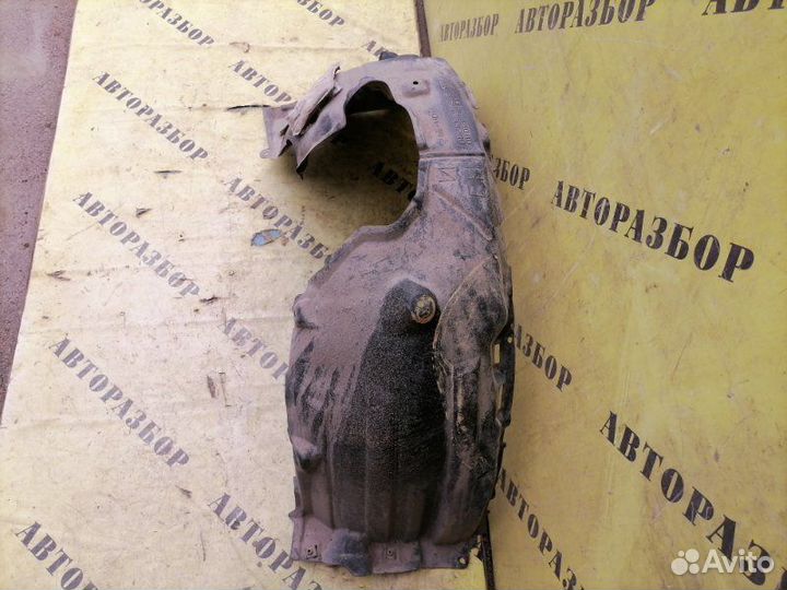 Локер передний левый (подкрылок) Toyota Camry 70