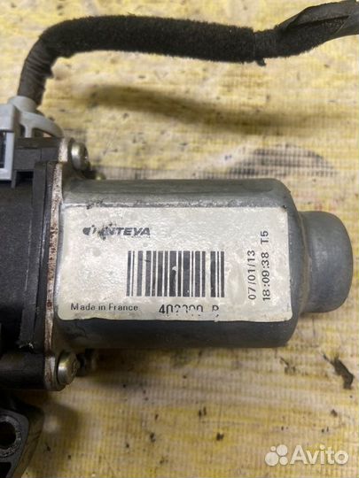 Мотор стеклоподъемника передний правый Kia