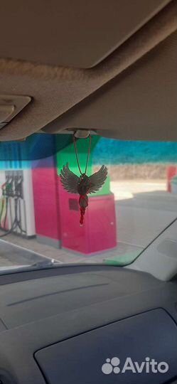 Фигурка ангела в машину