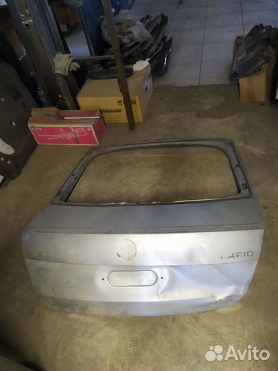 Крышка багажника Skoda Rapid 2012-2017