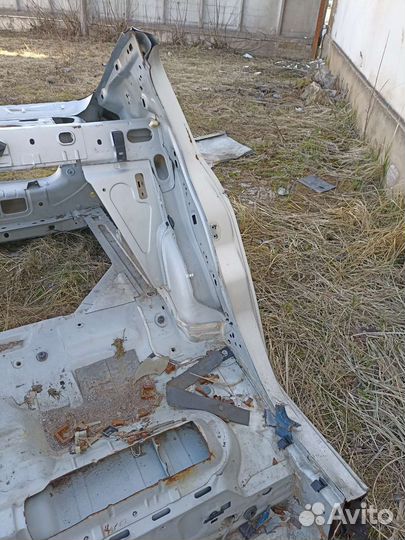 Крыло заднее левое для Рено Меган