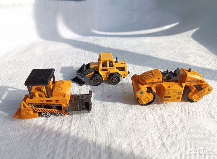 Игрушечные металлические машинки строительные