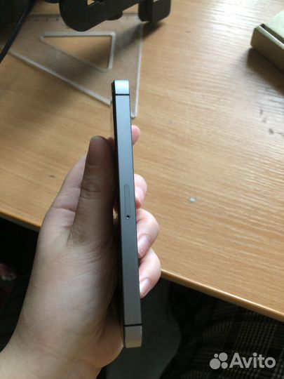 iPhone 5S, 16 ГБ