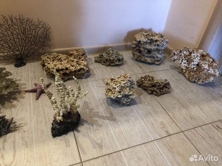 Декорации-украшения для аквариума