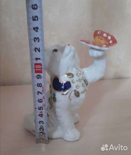 Бронь Фарфоровая статуэтка. Котенок с бабочкой