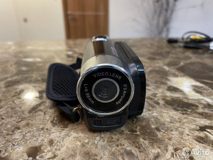 Видеокамера Sony HDR-CX580E