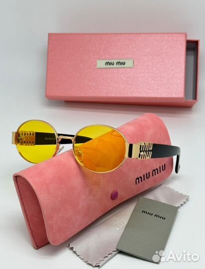 Солнцезащитные очки женские Miu Miu