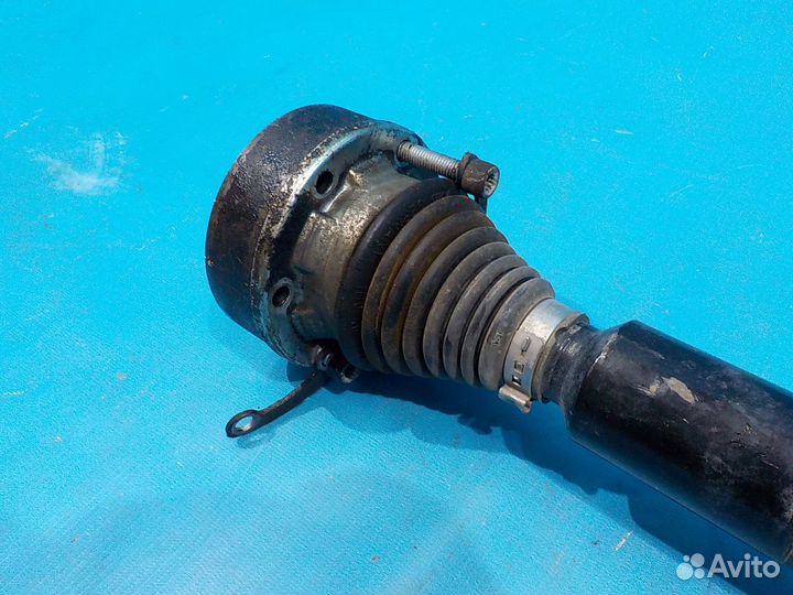 Привод колеса передний правый skoda Octavia A5 (1Z