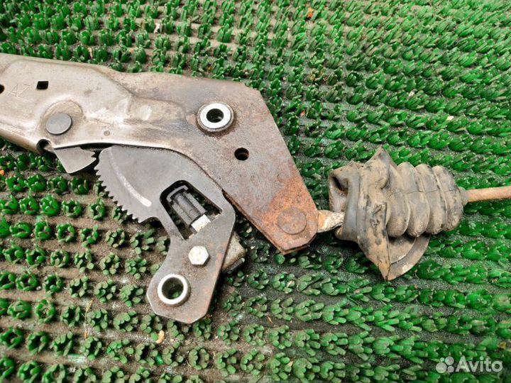 Рычаг стояночного тормоза Opel Tigra A X14XE 1999