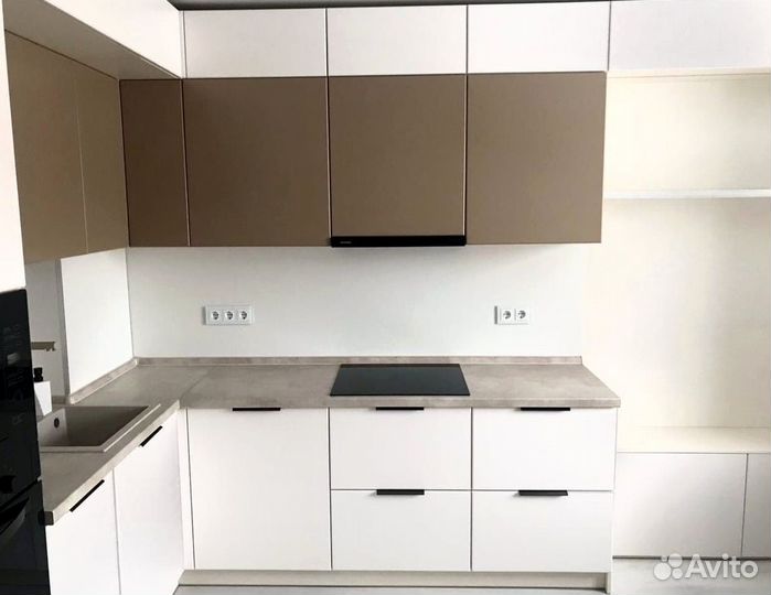 Кухня в потолок на заказ