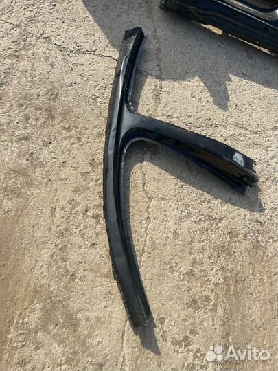 Банан стойка левая mercedes w213 E300