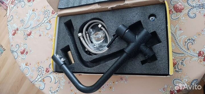 Смеситель для кухни новый