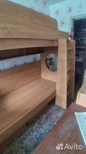 Двухъярусная кровать