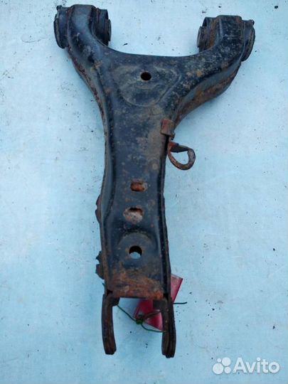 Рычаг задний верхний левый rgg000070