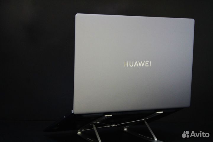 Стильный мощный ультрабук Huawei