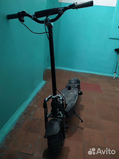 Электросамокат c мотор-колесом на 1000W с сиденьем