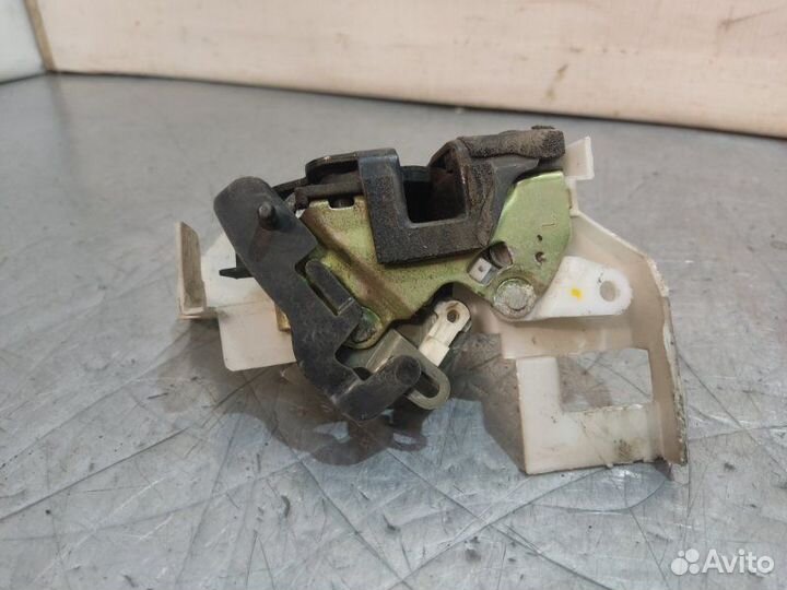 Замок двери задний левый Hyundai Sonata EF тагаз