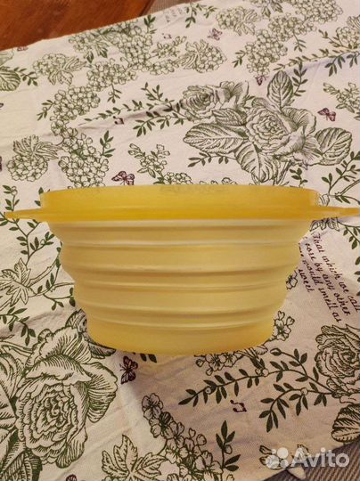 Tupperware контейнер