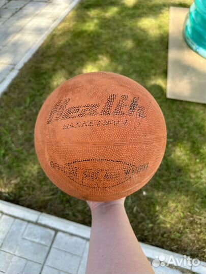Баскетбольный мяч ему 18 лет раритет