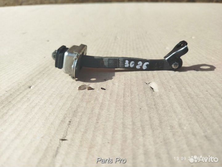 Ограничитель двери Тойота Королла Е210