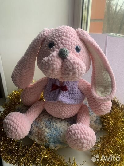 Зайцы из плюшевой пряжи