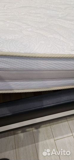 Кровать двухспальная 180*200 с матрасом Орматек