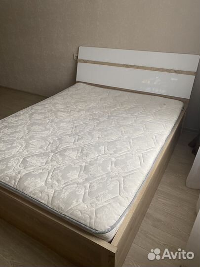 Кровать двухспальная с матрасом бу 160 200