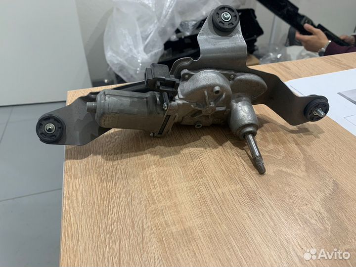 Моторчик стеклоочистителя задний mazda 3 BM BN