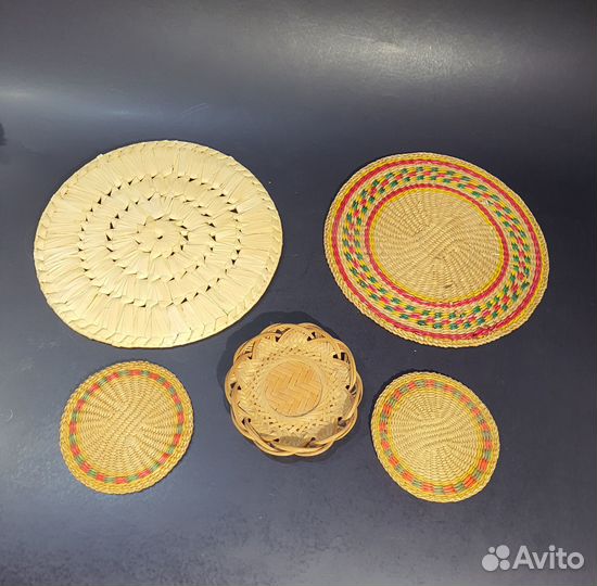 Набор плетеных подставок под посуду