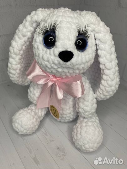 Зайчик подарок амигуруми