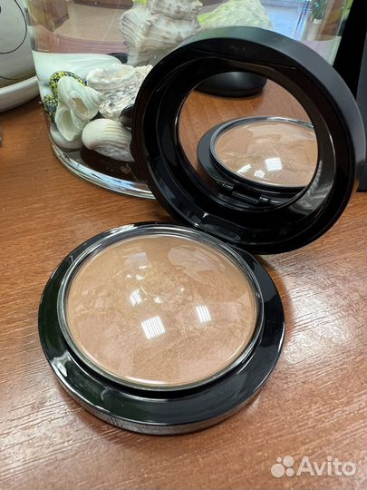 Пудра MAC Dark golden