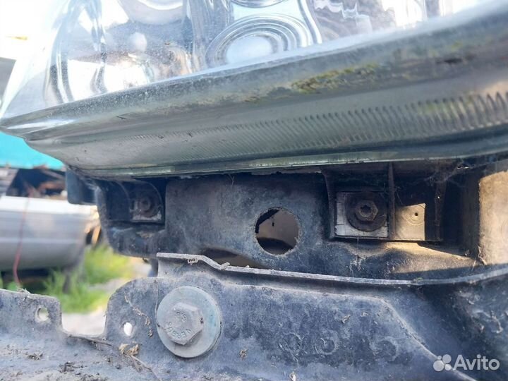 Фара правая Volkswagen Golf 4