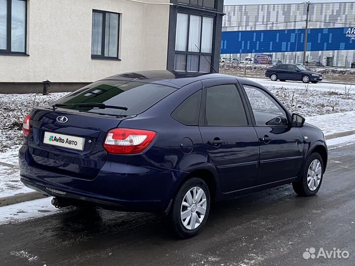 LADA Granta 1.6 МТ, 2015, 180 000 км