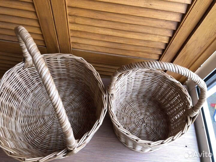 Корзина плетеная из бумажной лозы