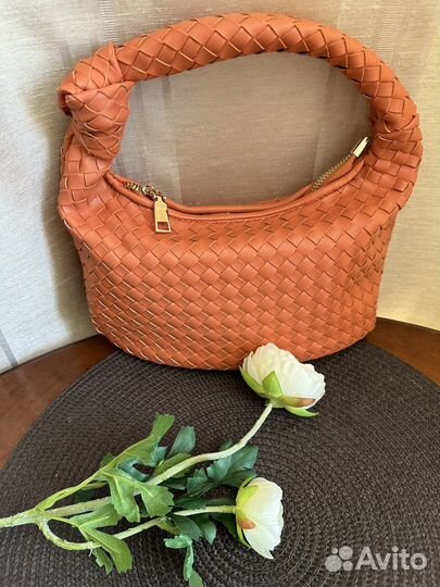 Сумочка бренда Melie Bianco