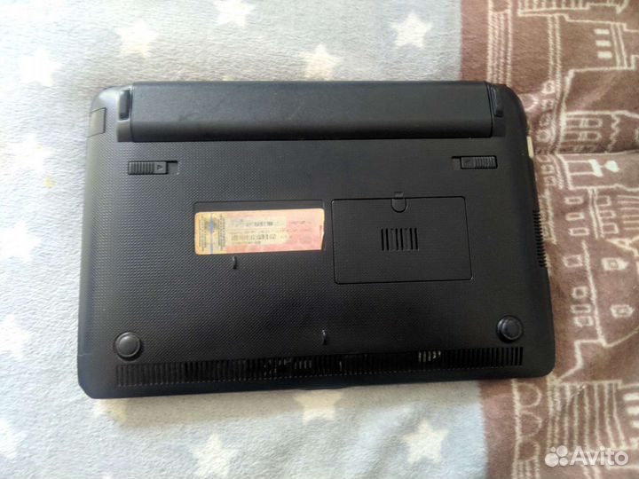 Ноутбук asus eeePc 1011px