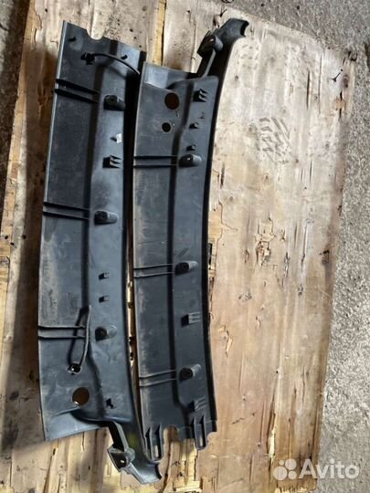 Решетка стеклоочистителя (Дождевик) Iveco Daily 5