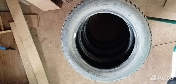 Goodyear UltraGrip 185/60 R15 88T