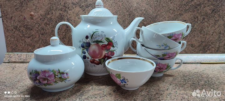 Сервиз чайный. Цена за всё