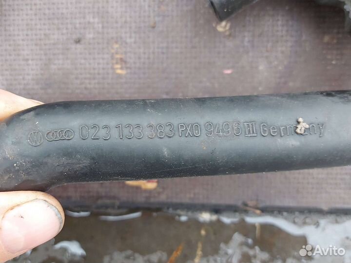 Патрубок Фольксваген Т4 2.5i бензин