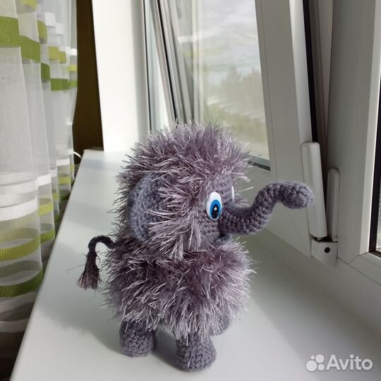 Игрушка мамонтенок