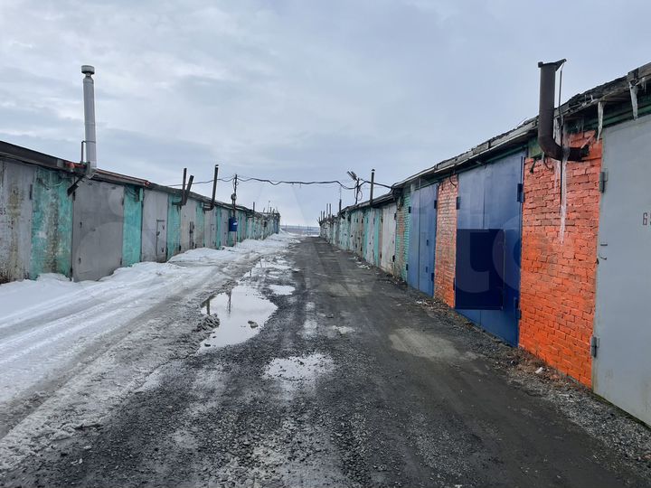 Гараж, > 30 м²