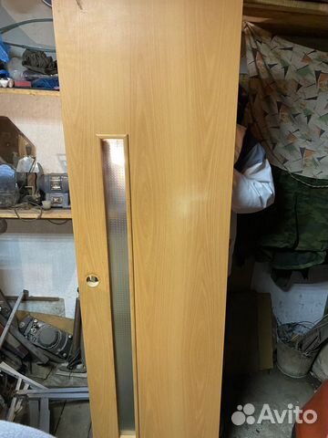 Дверь без коробки. С ручкой и петлями